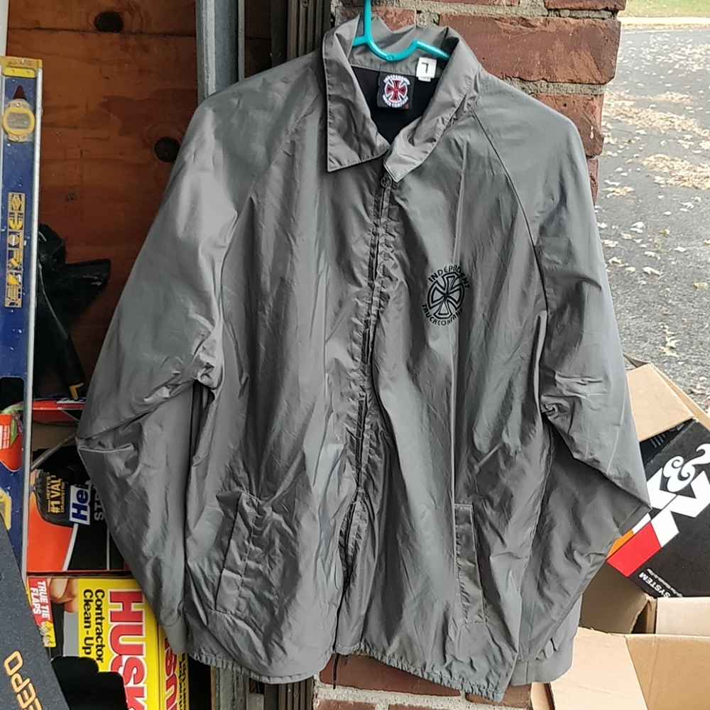 Independent truck company windbreaker large
